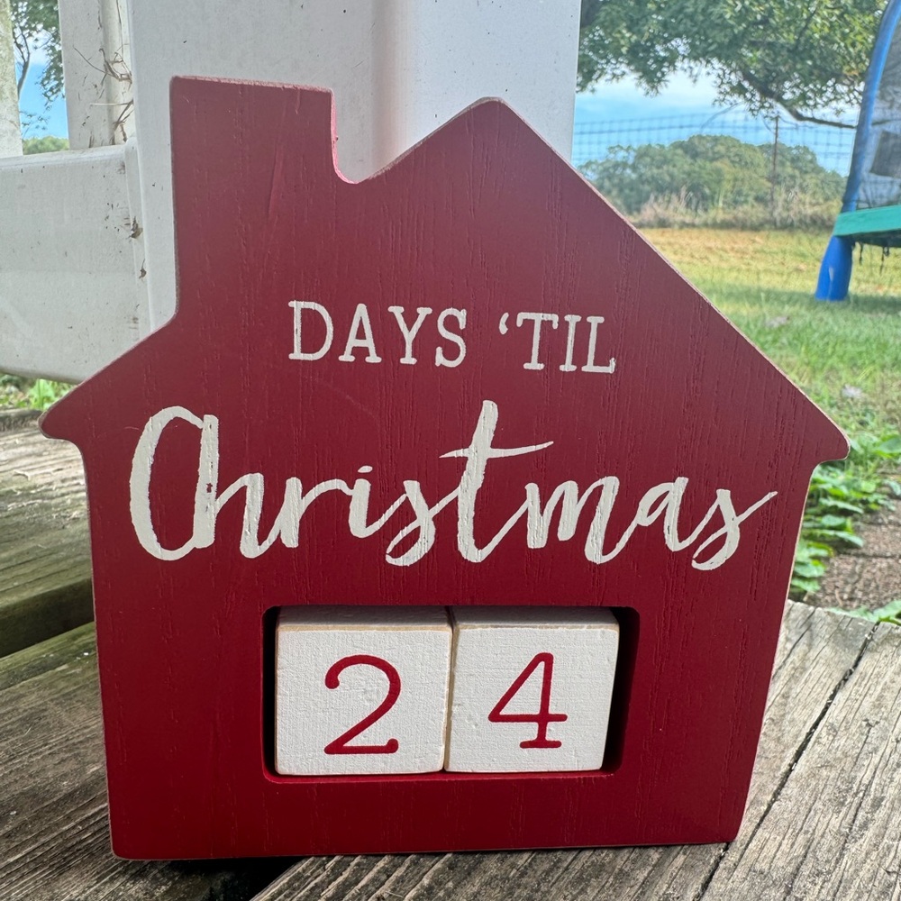 Red Christmas Countdown House